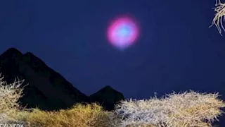 ما هو سر البقعة الوردية في سماء جدة بالسعودية؟