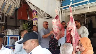 ضبط 700 كجم مواد غذائية منتهية الصلاحية في حملات بأسوان