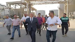 محافظ أسيوط يتفقد مشروع الوحدة الثالثة بمحطة كهرباء الوليدية -صور 