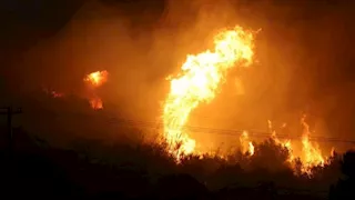 إخلاء فنادق وقرى بسبب حريق غابات في جزيرة كريت