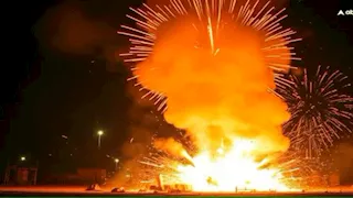 أمريكا: 7 أشخاص فقدوا بعد انفجار مستودع للألعاب النارية بكاليفورنيا