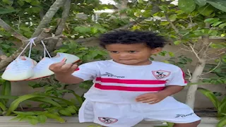 هنا بدأ الحلم وهنا ينتهي..  حذاء اعتزال شيكابالا يُعلّق باسم أبنائه (فيديو)