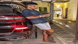 ظهور نجم الزمالك السابق مع سيارته (صور)