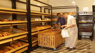 4 أرغفة بـ دينار.. تسعيرة الخبز الجديدة تغضب أصحاب المخابز في ليبيا