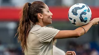 "طالبان منعتنا وأمي منحتني حرية".. لاعبة ميلان تكشف صعوبات ممارستها كرة القدم في أفغانستان