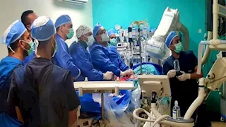 مجمع الإسماعيلية الطبي: نجاح زراعة صمام أورطي بتقنية TAVI (صور)