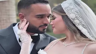 بفستان الأميرات.. 15 صورة رومانسية تجمع ابنة محمد فؤاد بعريسها في حفل زفافهما