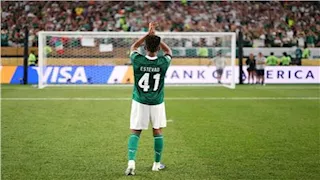   "زميلهم المستقبلي".. لاعبو تشيلسي يحتفون بموهبة بالميراس رغم هدفه في مرماهم (فيديو)