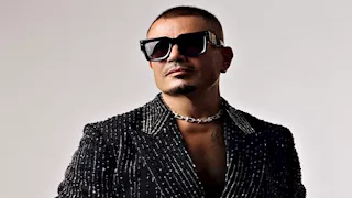 عمرو دياب يتصدر "تريند" يوتيوب لليوم الثالث بأغنية "خطفوني"