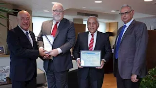 "Madico" الأمريكية تكرم البنك الأهلي لريادته في الحلول الأمنية ودعم الصناعة