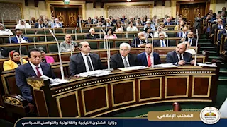 "النواب" يوافق على قانون المهن الطبية في مجموعه ودراسة مد المترو حتى شبين القناطر