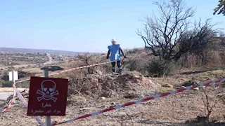 مع فرار مئات السوريين.. الذخائر غير المنفجرة تزيد مخاطر حرائق اللاذقية