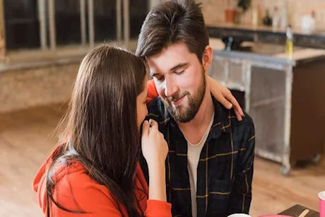 لماذا ينبغي التواصل أثناء العلاقة الحميمة؟ 3 نصائح مهمة