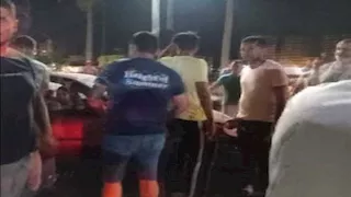 بسبب السرعة الزائدة.. سيارة تدهس 3 سيدات على رصيف كورنيش دمياط (صور)