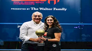 "وجوده بيطمني".. 11 صورة تستعرض علاقة  نور الشربيني مع والدها الداعم الأكبر