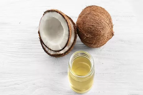 رماد قشر جوز الهند.. إليك فوائده لتقوية الأظافر؟