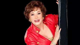 بـ"الأوف شولدر".. لبلبة بإطلالة لامعة في سابع أيام مهرجان البحر الأحمر 