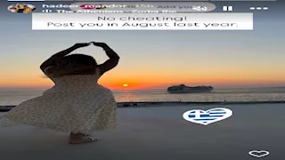 "صوفيا وليلى".. 4 صور لزوجة عمرو السولية وبناته في المصيف