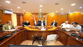 محافظ أسيوط يبحث إعادة تشغيل المخابز المغلقة 