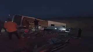 32 مصابًا في حادث تصادم.. ‏ماذا حدث فجرًا على طريق "أسيوط - البحر الأحمر"؟ 