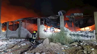 تحقيق فوري.. قرارات عاجلة من محافظ القليوبية بشأن حريق مصنع الأحذية