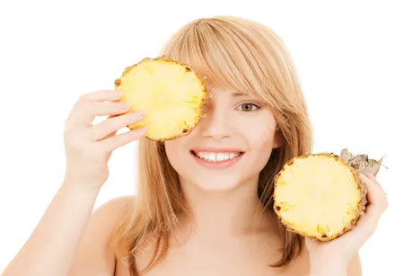 من الدورة الشهرية للبشرة.. فوائد لا تعرفها عن الأناناس للنساء