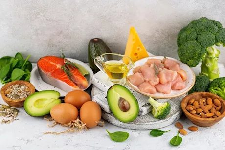 لوجه مُشرق.. أطعمة تمنح البشرة الريتينول طبيعيًا