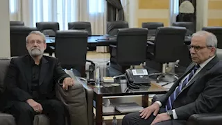 وسط توتر العلاقات.. كيف بدت زيارة لاريجاني إلى لبنان؟- صور