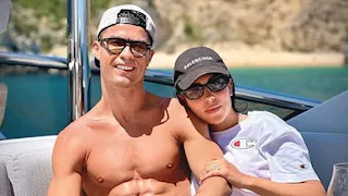 بعد أنباء زواجهما.. 20 صورة لكريستيانو رونالدو وجورجينا في البحر