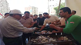 ‬محافظ الدقهلية من "سوق اليوم الواحد": لا تهاون مع المتلاعبين بالأسعار