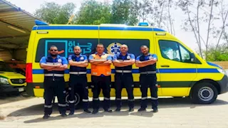 "ولادي بيروحوا مني".. رجال الإسعاف ينقذون طفلتين من الغرق بعد استغاثة أمهما برأس سدر