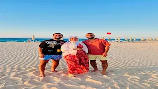 والده يتاجر في الجزارة وشقيقته مصممة أزياء.. 15 صورة وأبرز المعلومات عن عائلة محمد صلاح