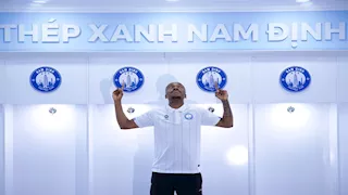 ارتبط اسمه بالزمالك.. لاعب الأهلي السابق ينتقل إلى الدوري الفيتنامي