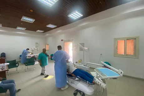 الصحة: تدريب أطباء الأسنان وتقديم خدمات مجانية لـ86 مواطنًا