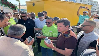 رسالة سلام.. وزير الرياضة يُطلق سرباً من الحمام بحضور 10 دول عربية في بورسعيد -صور