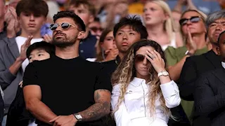 قٌبلة روبن نيفيز وأرملة ديوجو جوتا تثير الجدل.. ما القصة؟