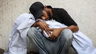 مجزرة جديدة في مستشفى المعمداني.. والاحتلال يخطط لنقل السكان للجنوب 