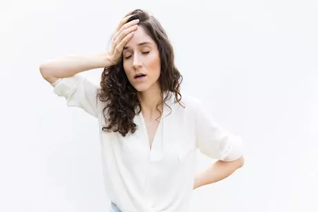 الشعور بالدوخة أثناء الراحة في المنزل إليك أعراضها وأسبابها وحلول بسيطة| دليل شامل 