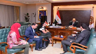 وزير العمل يبحث التعاون مع "ماجنت بلتون" في تطوير الموارد البشرية والتدريب المهني