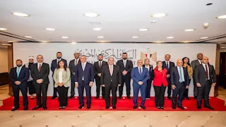 طارق الخولي نائب البنك المركزي يستضيف وفدًا من نظيره العراقي