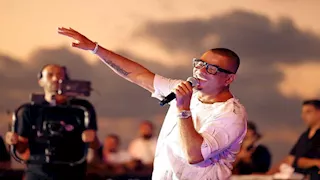 بحضور أحمد حلمي وعمرو يوسف.. 15 صورة من حفل عمرو دياب في الساحل 