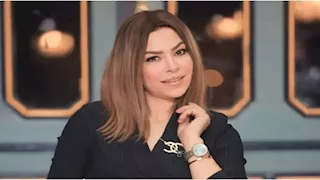 بعد حادث سرقتها في باريس.. ألفت عمر تعود إلى القاهرة اليوم