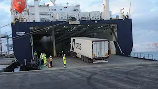 مصدر: تشغيل 36 رحلة عبر خط الرورو لنقل البضائع مع إيطاليا منذ نوفمبر الماضي