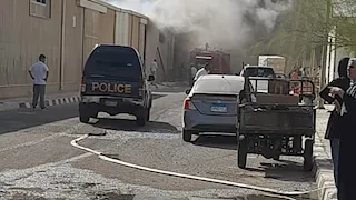 إصابة 11 عاملاً باختناق في حريق مصنع بالعين السخنة