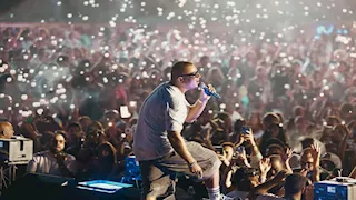 عمرو يوسف عن صعوده مع أحمد حلمي على مسرح حفل الهضبة: "إحنا من جمهوره"