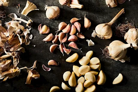 ماذا يحدث لجسمك عند تناول 3 فصوص من الثوم؟