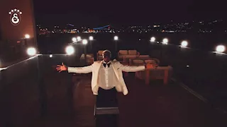 "النيران أنارت الباخرة".. جالاتا سراي يعلن التعاقد مع أوسيمين (فيديو)