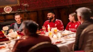 "رفقة فيرتز وفان دايك".. 18 صورة لظهور محمد صلاح بقميص ليفربول الجديد 