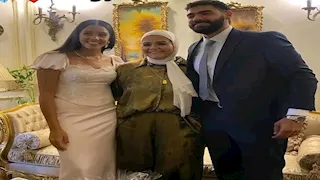 حارس يد الأهلي يحتفل بخطوبته على لاعبة فريق الطائرة 