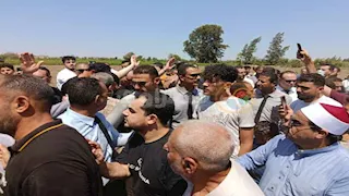 بحضور شوبير ومواساة من الخطيب.. 22 صورة لجنازة والد محمد الشناوي